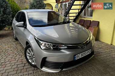 Седан Toyota Corolla 2018 в 