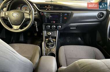 Седан Toyota Corolla 2018 в 