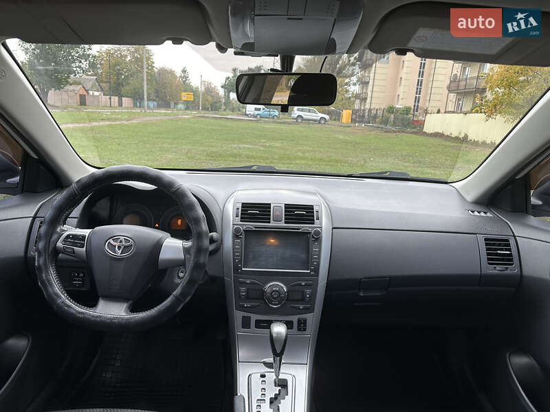 Седан Toyota Corolla 2012 в Харькове