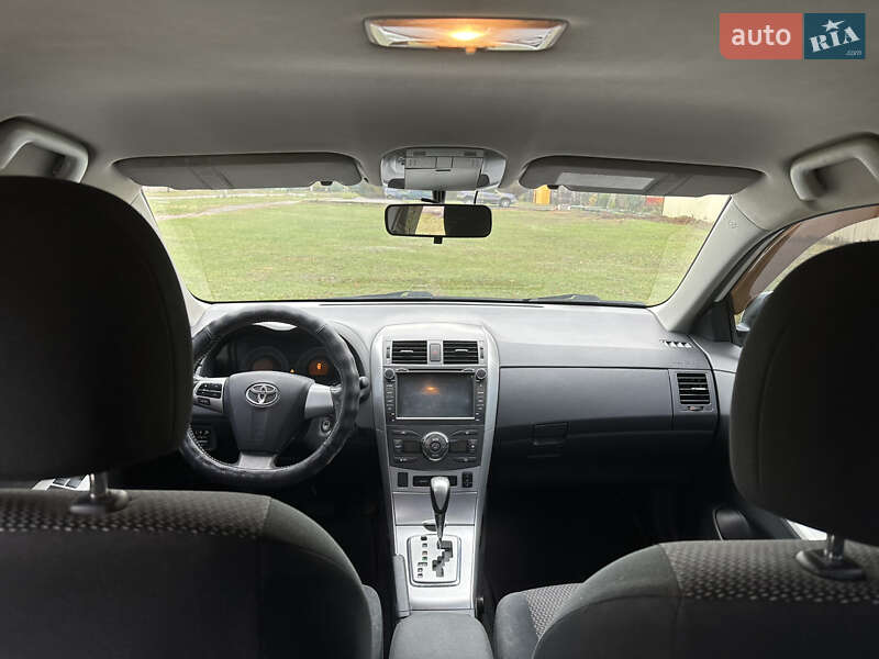 Седан Toyota Corolla 2012 в Харькове