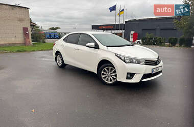 Седан Toyota Corolla 2015 в Гайсине