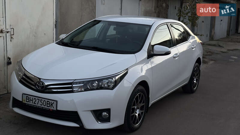 Седан Toyota Corolla 2015 в Одесі