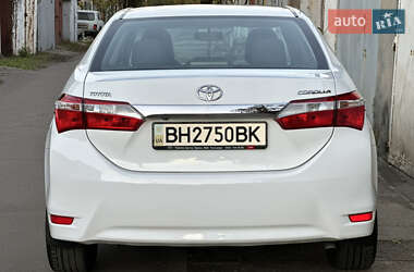 Седан Toyota Corolla 2015 в 
