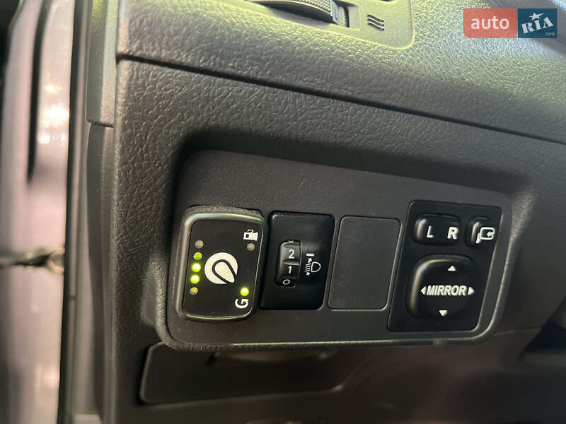 Седан Toyota Corolla 2012 в Краматорске