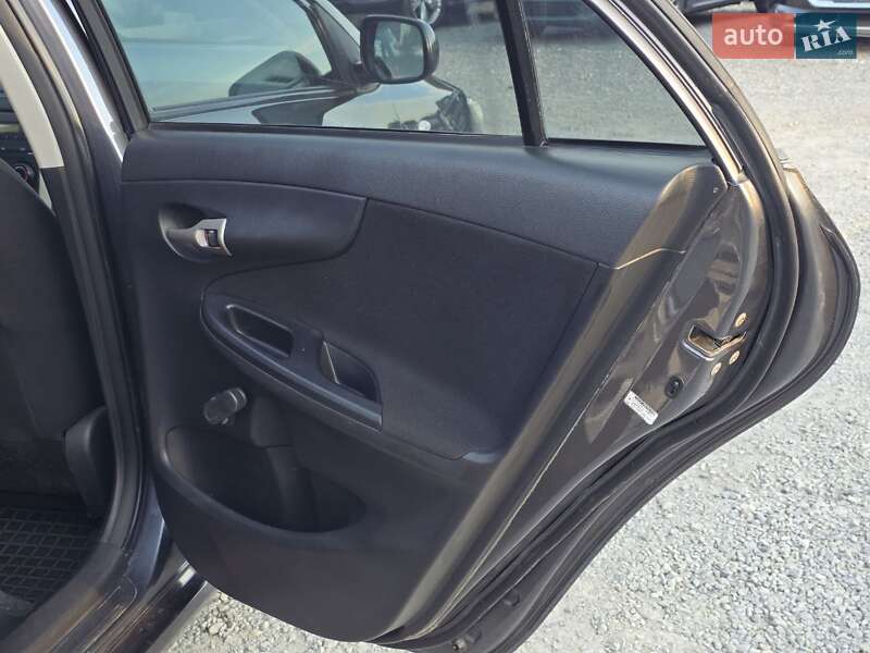 Седан Toyota Corolla 2008 в Тернополі фото 31 Седан Toyota Corolla 2008 в Тернополі