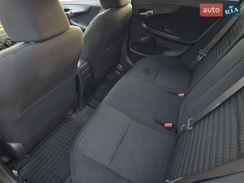 Седан Toyota Corolla 2008 в Тернополі фото 34 Седан Toyota Corolla 2008 в Тернополі