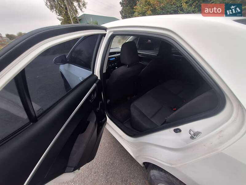 Седан Toyota Corolla 2013 в Киеве