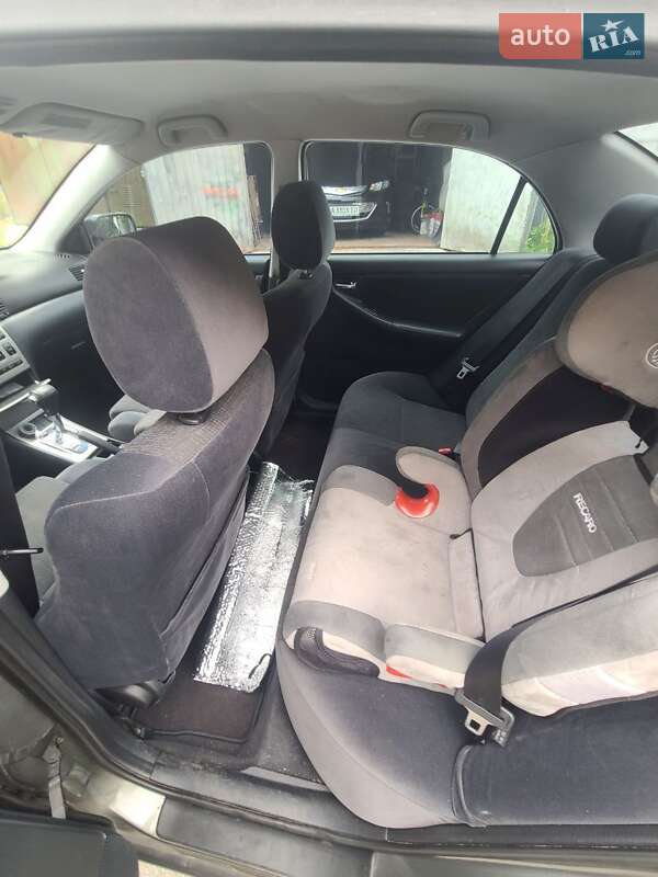 Седан Toyota Corolla 2003 в Киеве