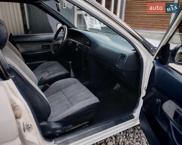 Хетчбек Toyota Corolla 1988 в Бердичеві фото 3 Хетчбек Toyota Corolla 1988 в Бердичеві