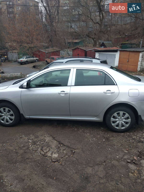 Седан Toyota Corolla 2012 в Киеве