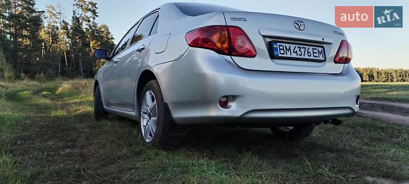 Седан Toyota Corolla 2009 в Шостке
