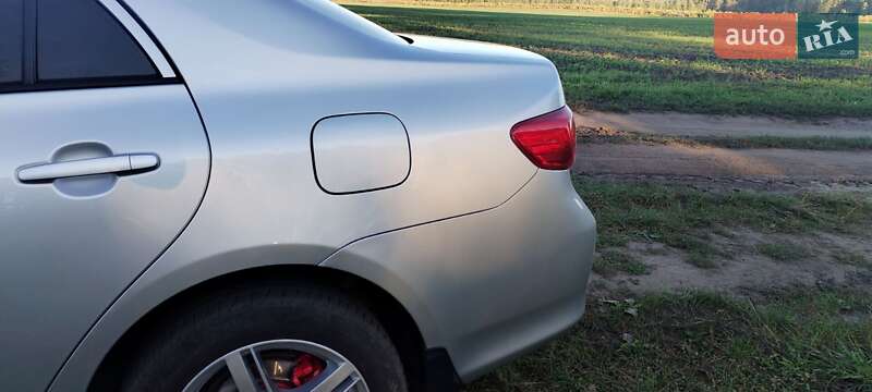 Седан Toyota Corolla 2009 в Шостке