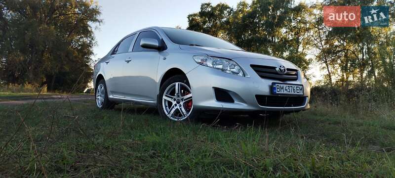 Седан Toyota Corolla 2009 в Шостке