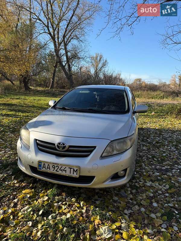 Седан Toyota Corolla 2006 в Киеве