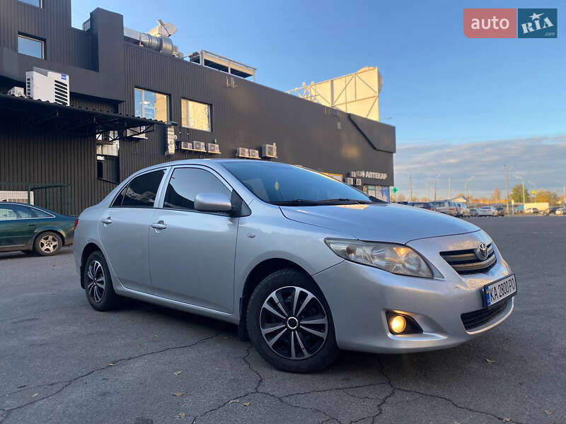 Седан Toyota Corolla 2007 в Киеве