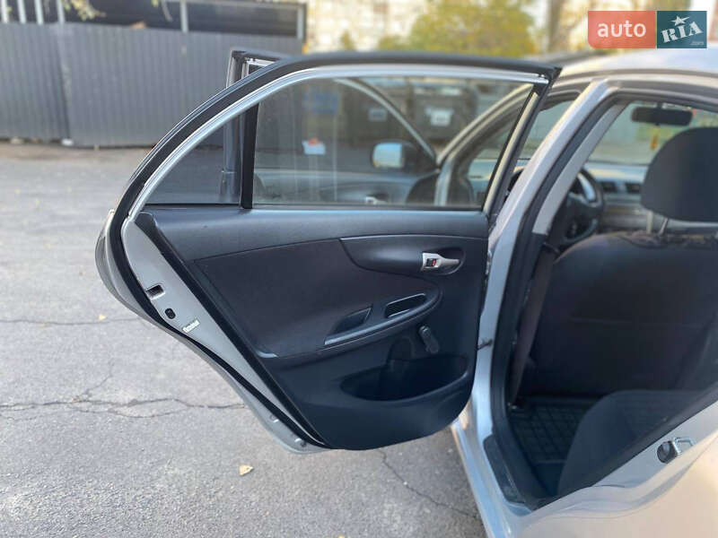 Седан Toyota Corolla 2007 в Киеве