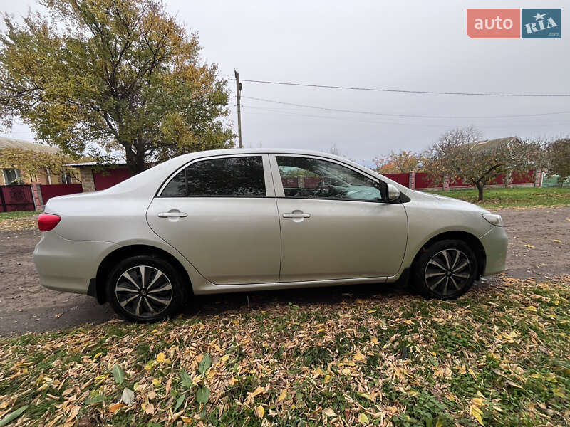 Седан Toyota Corolla 2011 в Николаеве