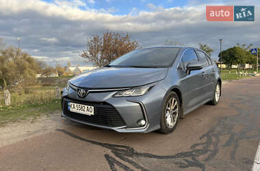 Седан Toyota Corolla 2020 в Києві