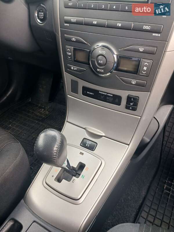 Седан Toyota Corolla 2008 в Харькове