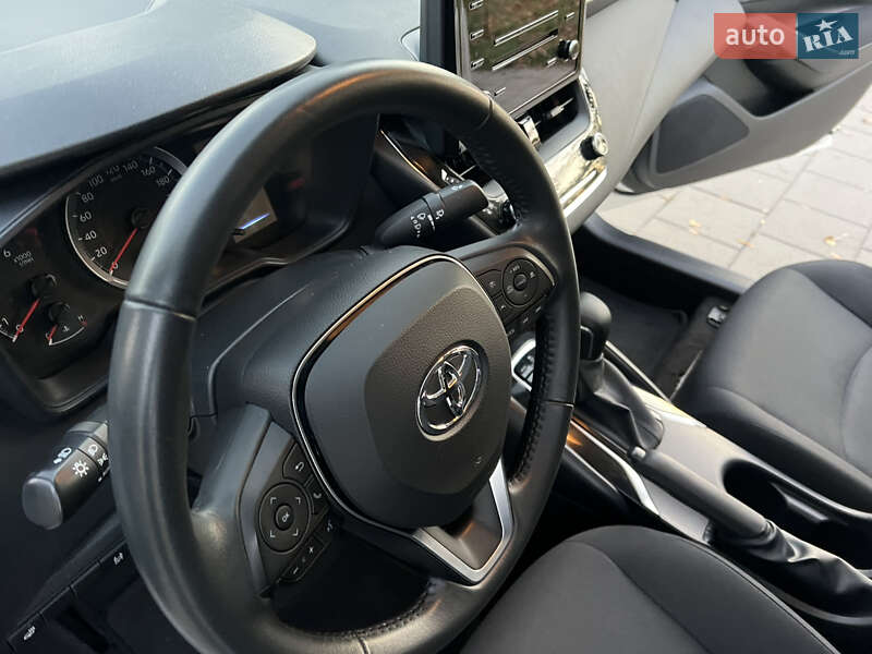 Седан Toyota Corolla 2019 в Киеве