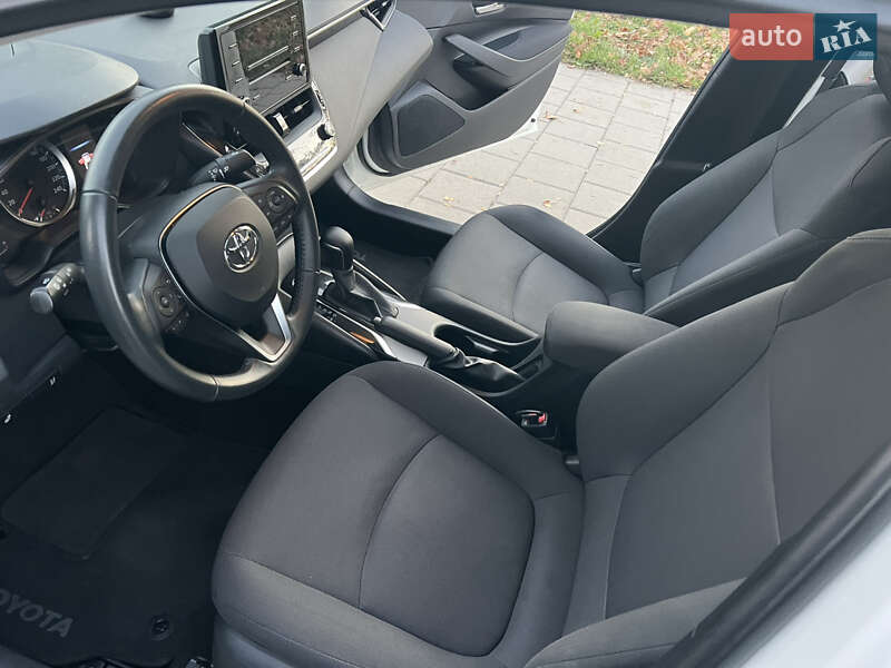 Седан Toyota Corolla 2019 в Киеве