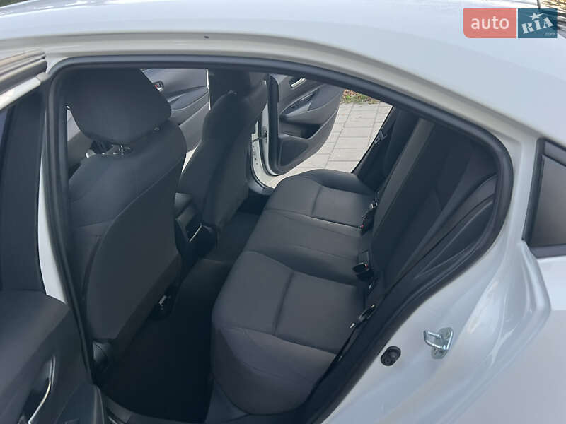 Седан Toyota Corolla 2019 в Киеве