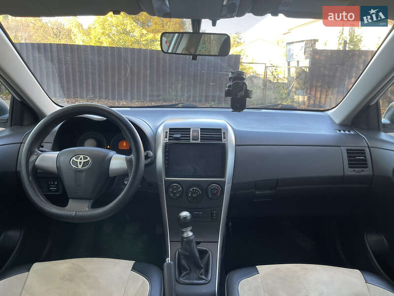 Седан Toyota Corolla 2010 в Одессе