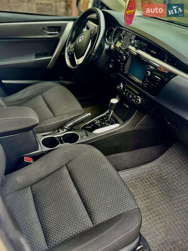 Седан Toyota Corolla 2013 в Луцке фото 13 Седан Toyota Corolla 2013 в Луцке