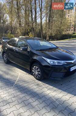 Седан Toyota Corolla 2017 в Хмельницькому