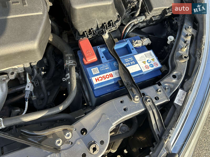 Седан Toyota Corolla 2013 в Киеве фото 13 Седан Toyota Corolla 2013 в Киеве