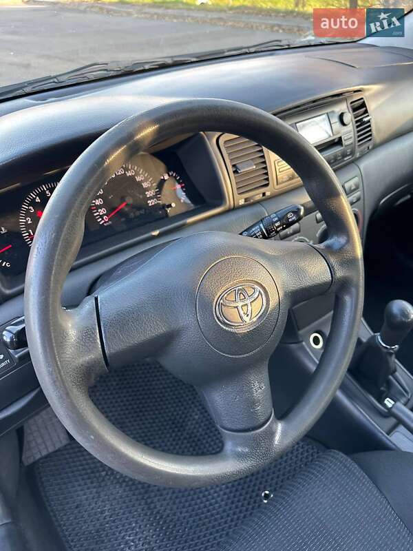 Хэтчбек Toyota Corolla 2004 в Киеве