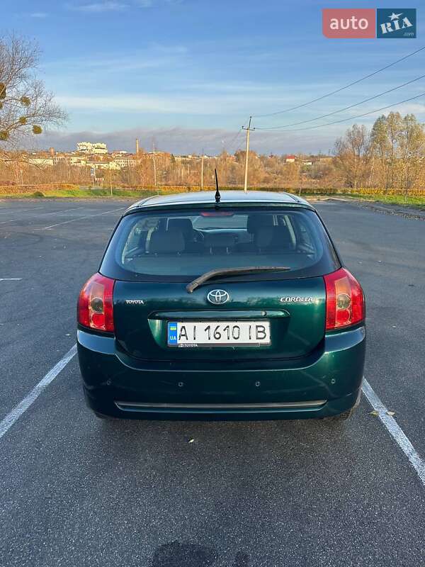 Хэтчбек Toyota Corolla 2004 в Киеве