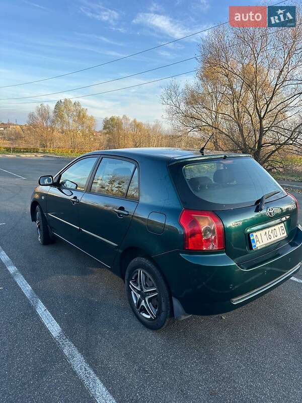 Хэтчбек Toyota Corolla 2004 в Киеве