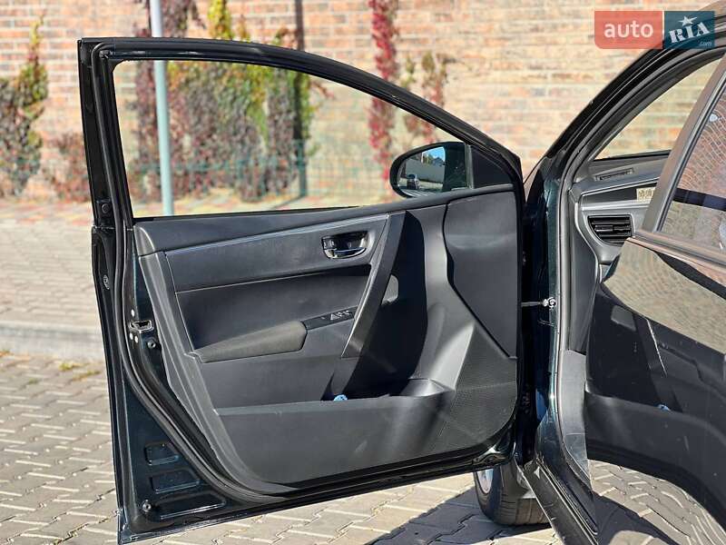 Седан Toyota Corolla 2016 в Одессе