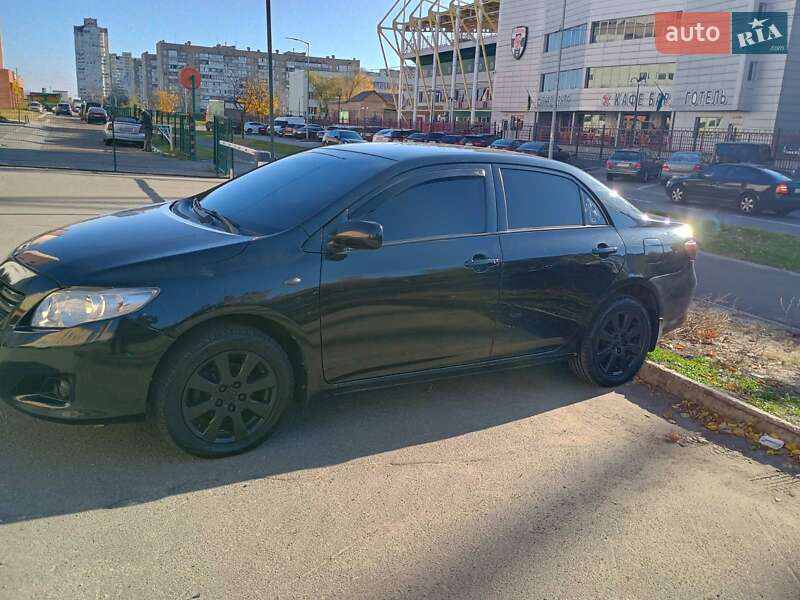 Седан Toyota Corolla 2009 в Киеве