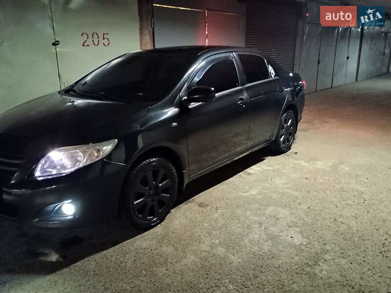 Седан Toyota Corolla 2009 в Киеве