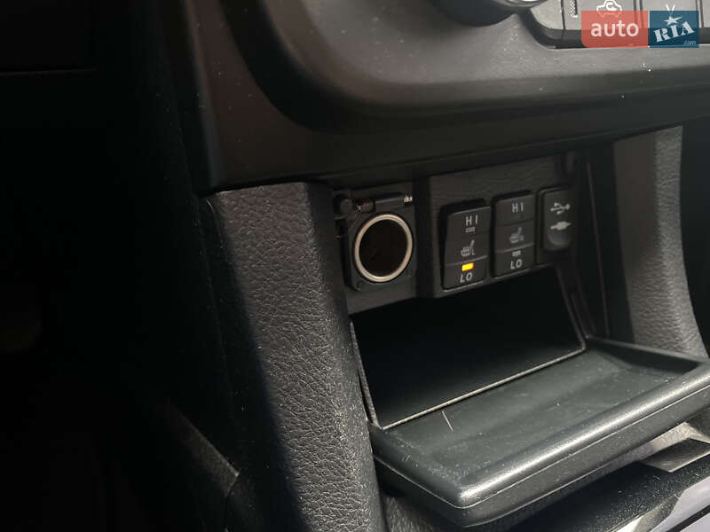 Седан Toyota Corolla 2013 в Луцке фото 23 Седан Toyota Corolla 2013 в Луцке