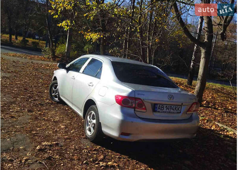 Седан Toyota Corolla 2010 в Виннице