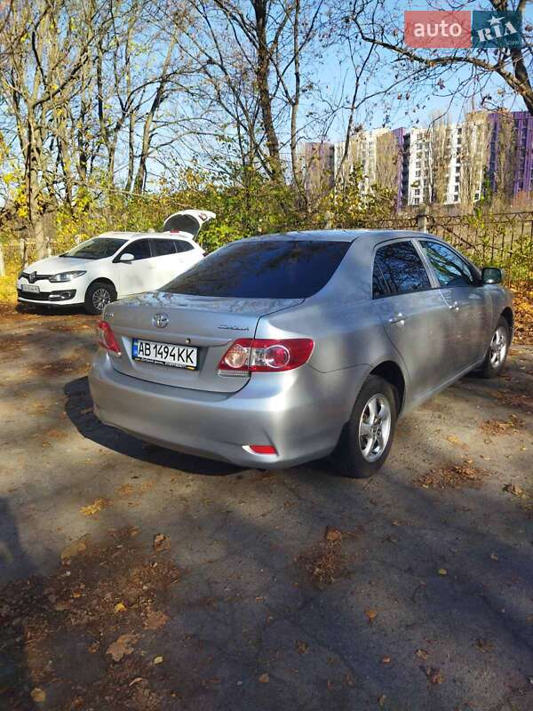 Седан Toyota Corolla 2010 в Виннице