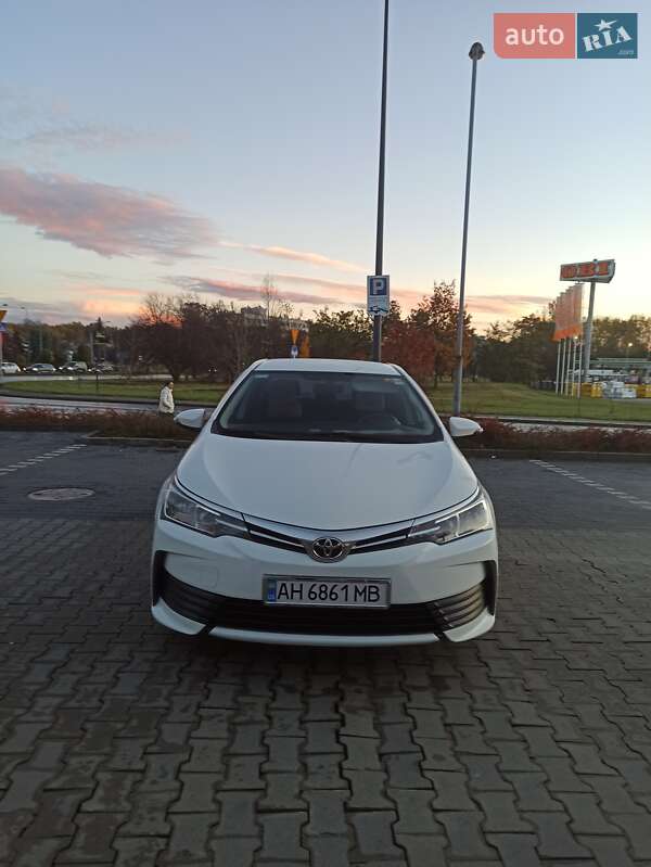 Седан Toyota Corolla 2017 в Львові фото 16 Седан Toyota Corolla 2017 в Львові