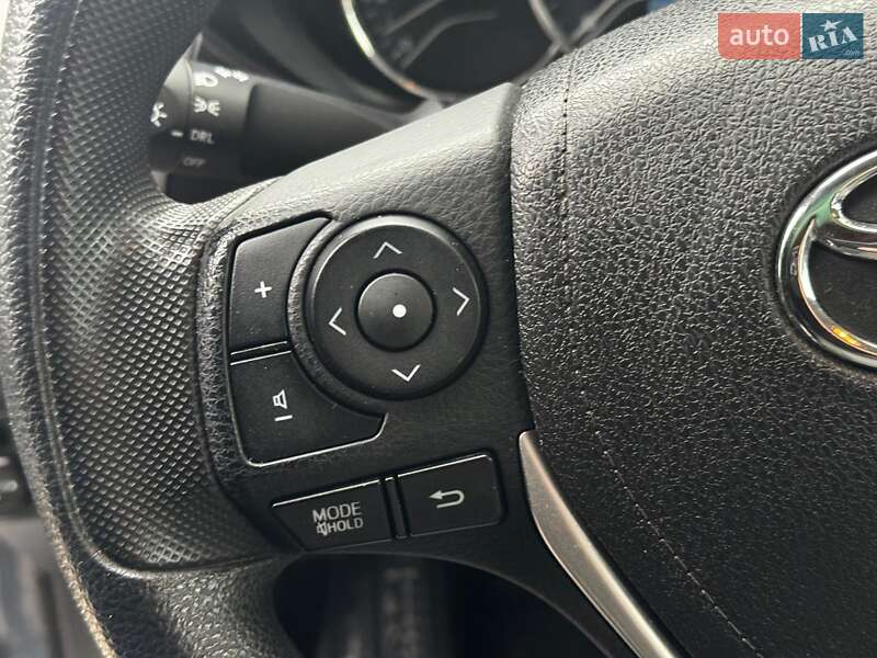 Седан Toyota Corolla 2016 в Харькове