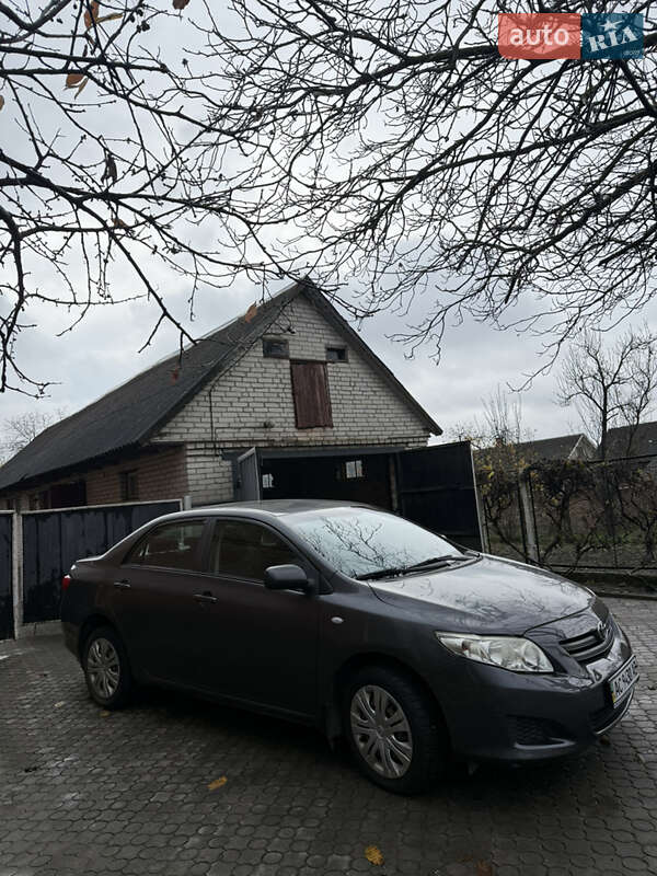 Седан Toyota Corolla 2008 в Рожище