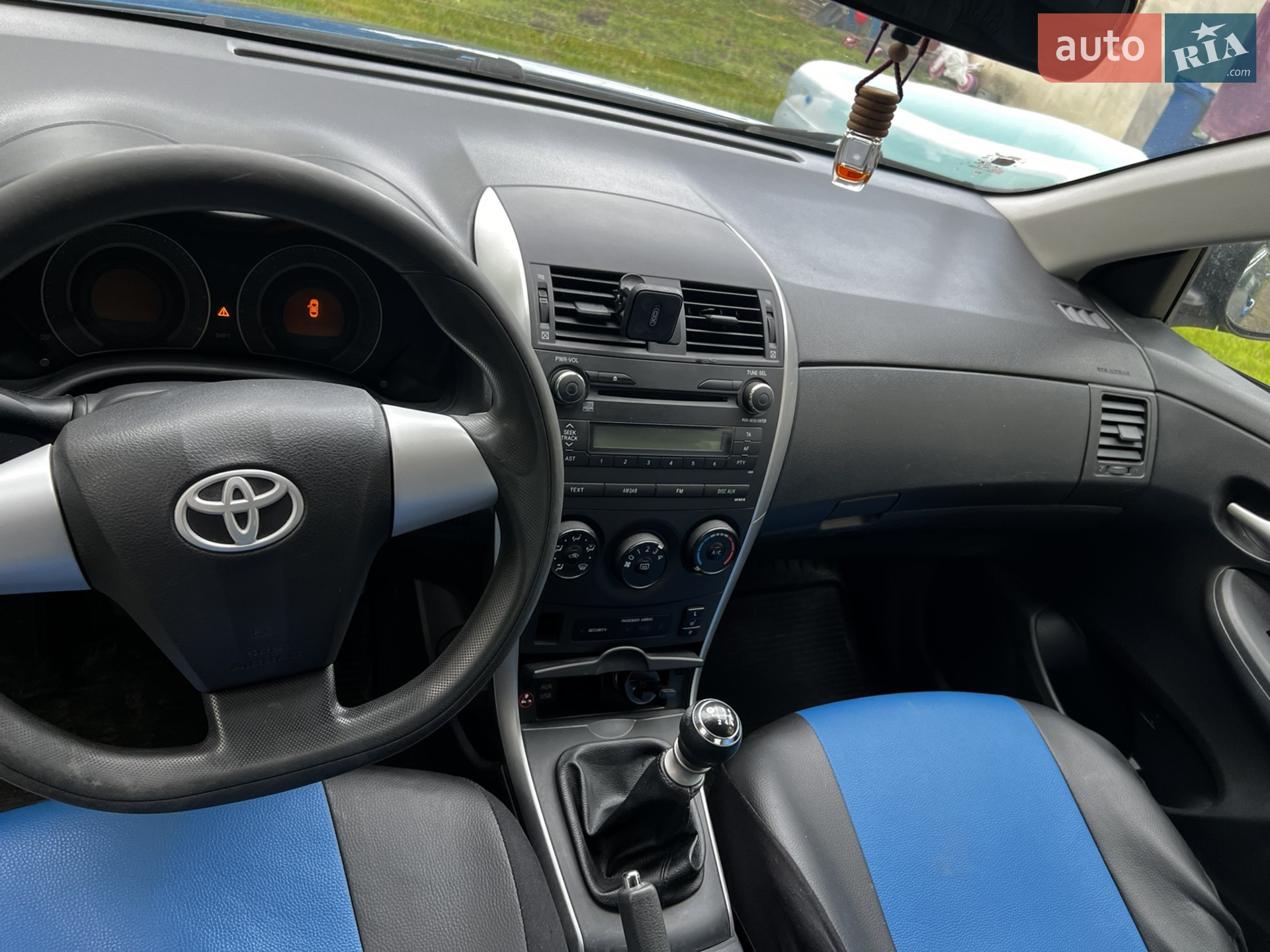 2010 Toyota Corolla - мініатюра 8