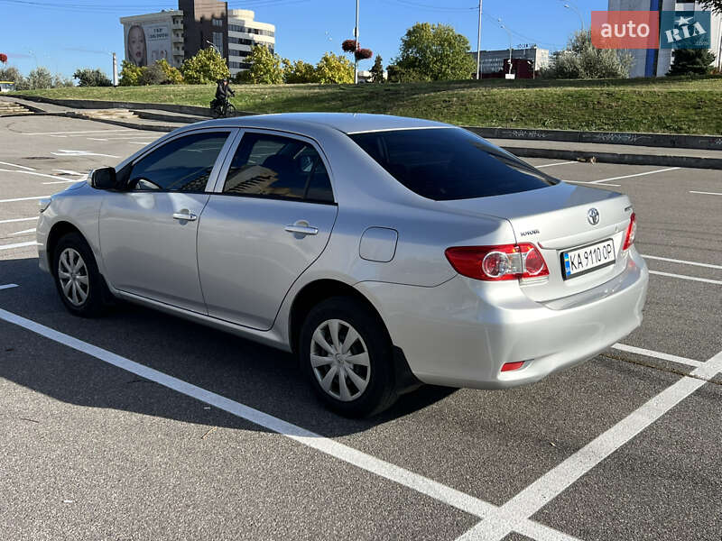 Седан Toyota Corolla 2011 в Киеве фото 2 Седан Toyota Corolla 2011 в Киеве