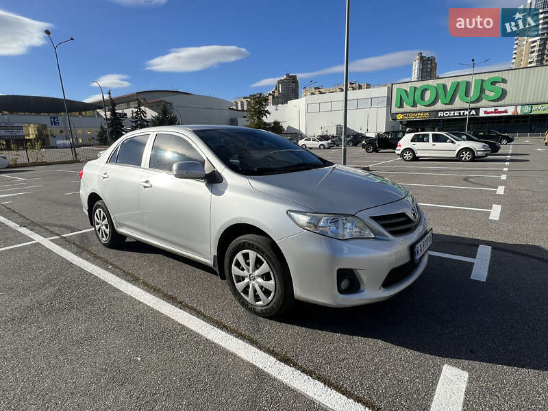 Седан Toyota Corolla 2011 в Киеве фото 6 Седан Toyota Corolla 2011 в Киеве