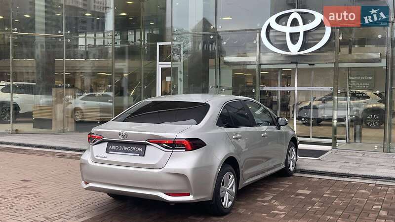 Седан Toyota Corolla 2025 в Киеве