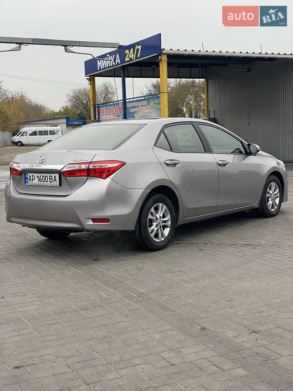 Седан Toyota Corolla 2018 в Запорожье