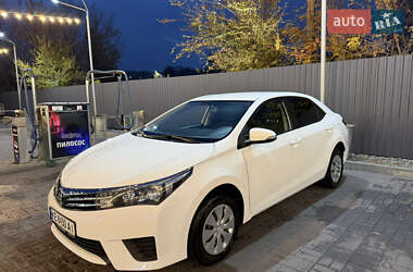 Седан Toyota Corolla 2014 в Днепре