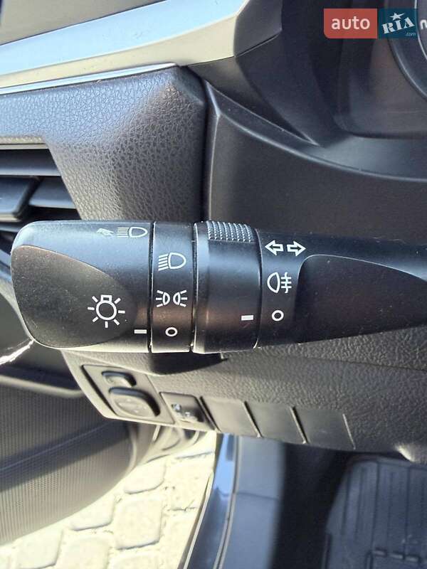 Седан Toyota Corolla 2015 в Днепре фото 12 Седан Toyota Corolla 2015 в Днепре