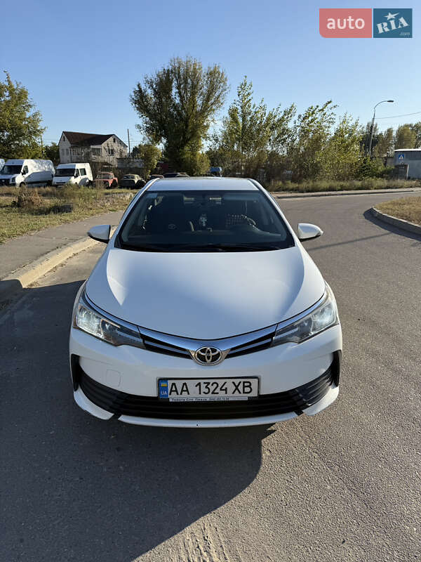 Седан Toyota Corolla 2018 в Києві фото 3 Седан Toyota Corolla 2018 в Києві
